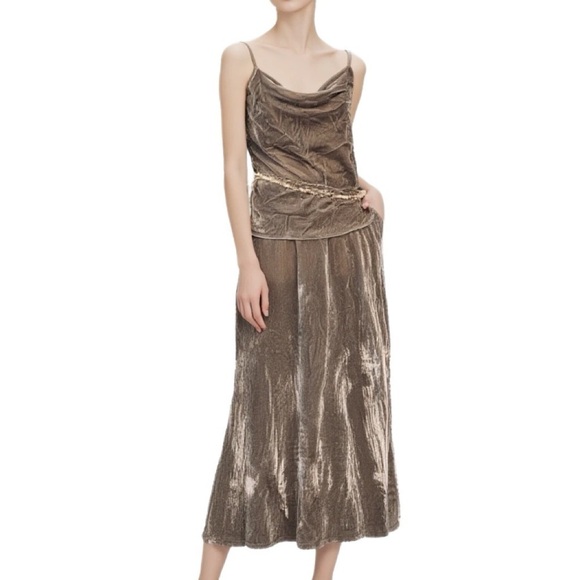 Banana Republic Dresses & Skirts - Banana Republic NWT Velvet Slip Skirt & Cowl Cami in Brown XS…